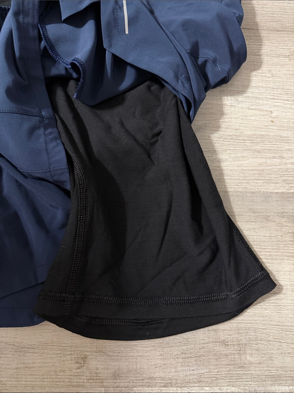 Men’s Smartwool navy blue shorts - Picture 4 of 5